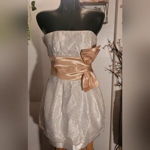 Gunne Sax Jessica McClintock White and Gold Strapless Formal Dress